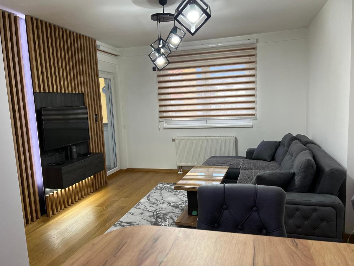 Stan Na Dan Viktor-lukavica Apartment *